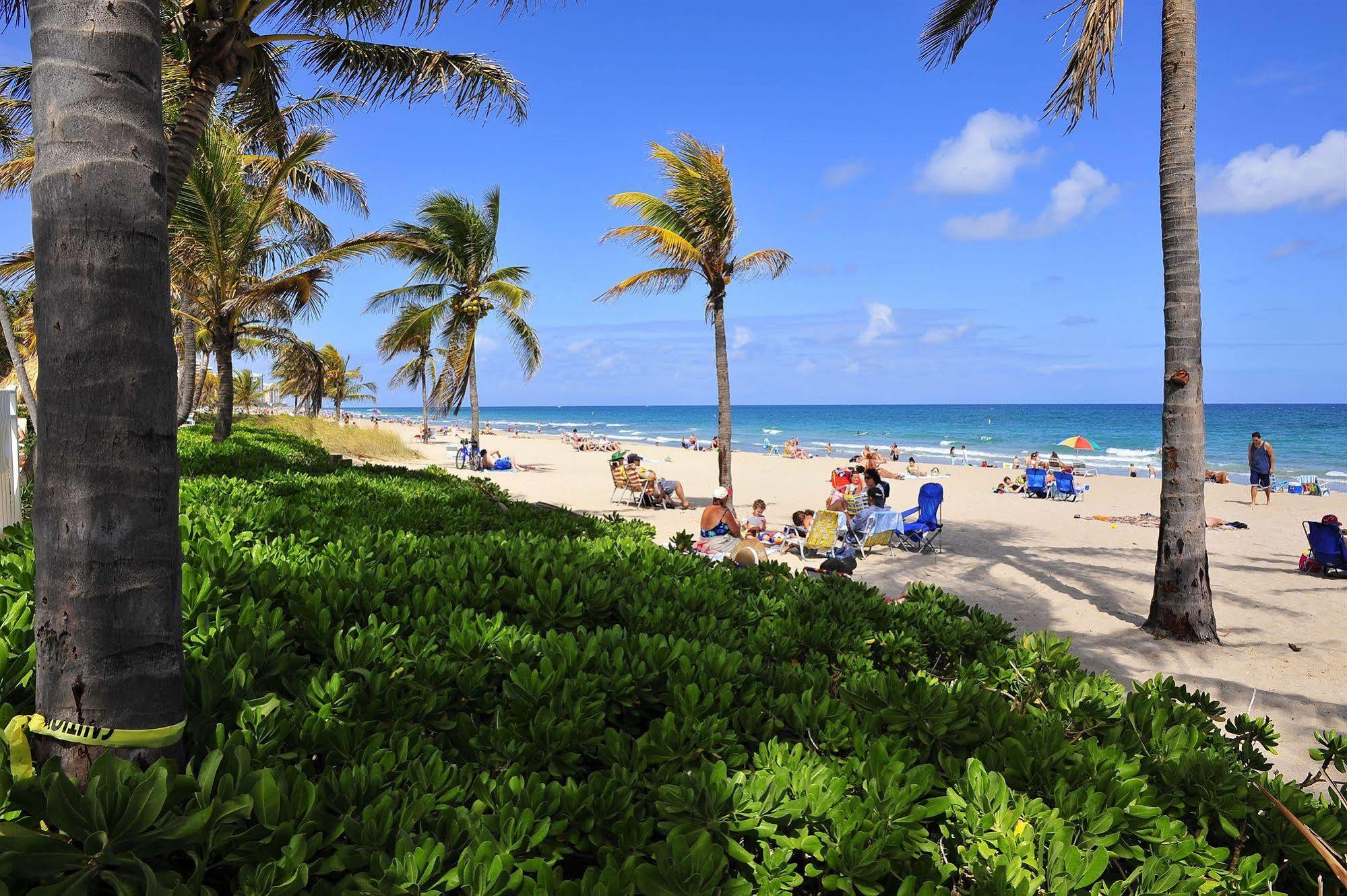 Blue Seas Courtyard Hotel Lauderdale-by-the-Sea Exterior photo
